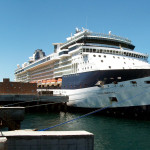 Celébrity Infinity en el muelle Alte. Storni